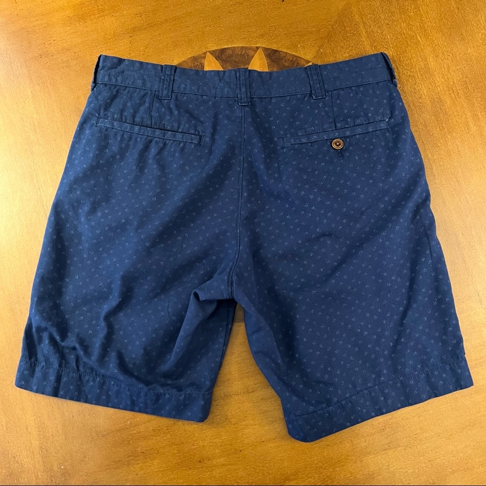 J. Crew 9” Stanton Navy All Over Floral Print Flat Front Shorts 30 Lightweight - Picture 7 of 13